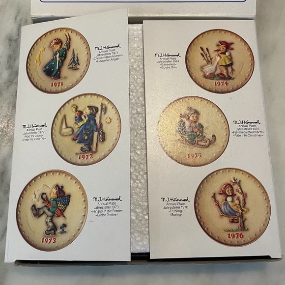 VINTAGE M.J. HUMMEL PLATE 1979 - "Singing Lesson" - Picture 11 of 15